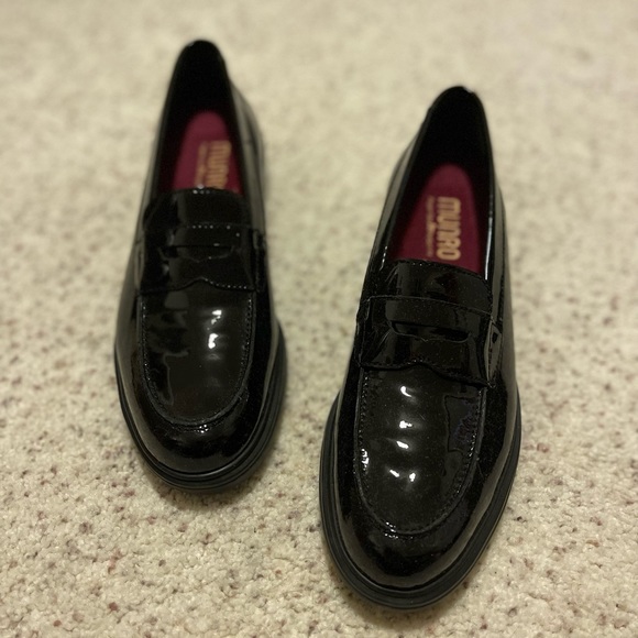 Munro Glossy Leather Loafers - Picture 1 of 5